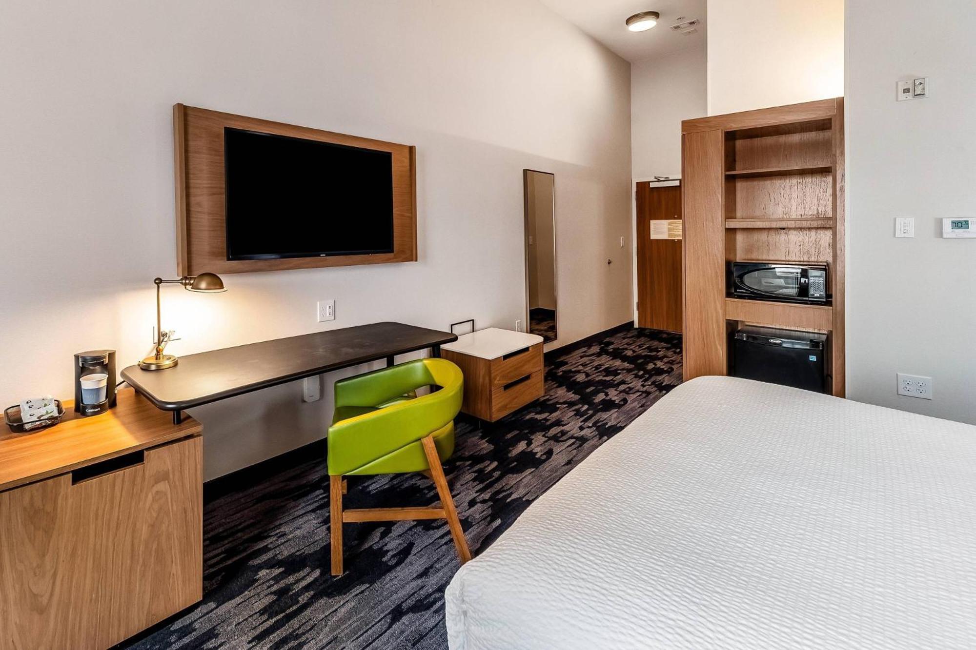 Fairfield Inn & Suites By Marriott Gainesville I-35 Exterior photo